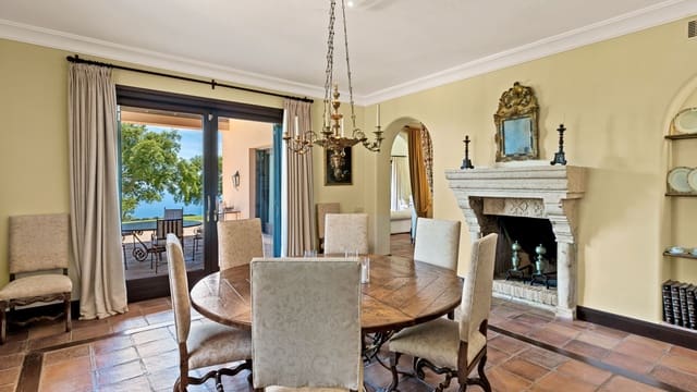 6 slaapkamer Villa te koop in Marbella met zwembad garage - € 10.500.000 (Ref: 10066356)