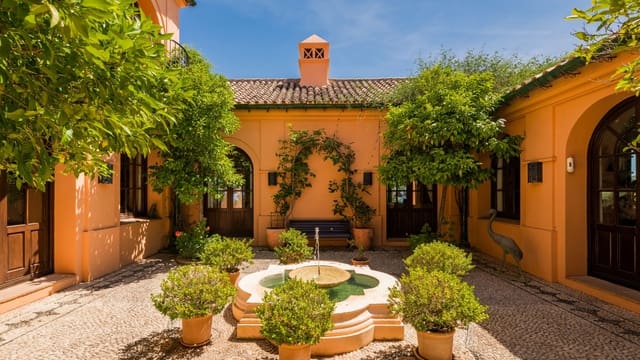 6 slaapkamer Villa te koop in Marbella met zwembad garage - € 10.500.000 (Ref: 10066356)
