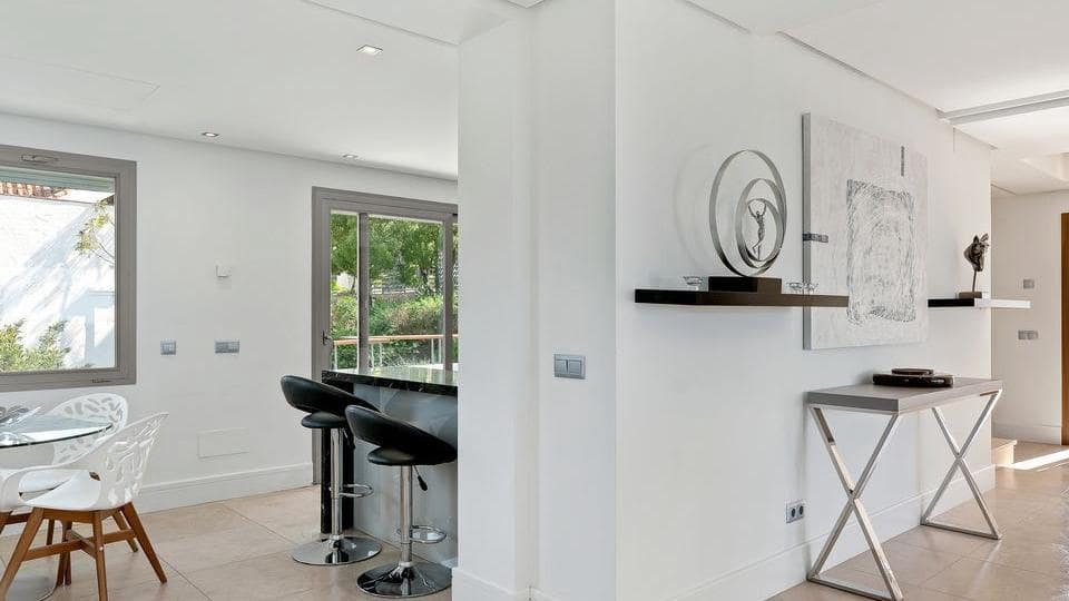 4 sypialnia Willa na sprzedaż w Marbella z basenem garażem - 3 450 000 € (Ref: 10066357)