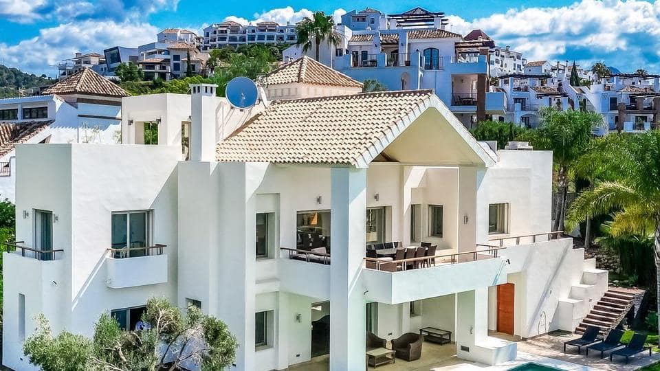 4 sypialnia Willa na sprzedaż w Marbella z basenem garażem - 3 450 000 € (Ref: 10066357)