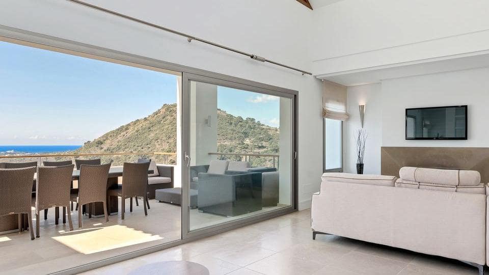 4 sypialnia Willa na sprzedaż w Marbella z basenem garażem - 3 450 000 € (Ref: 10066357)