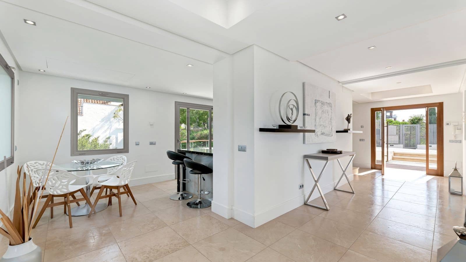 4 sypialnia Willa na sprzedaż w Marbella z basenem garażem - 3 450 000 € (Ref: 10066357)
