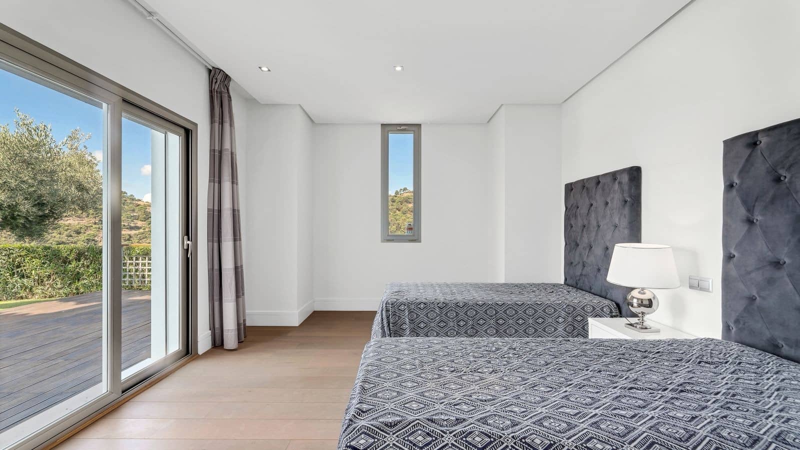 4 sypialnia Willa na sprzedaż w Marbella z basenem garażem - 3 450 000 € (Ref: 10066357)