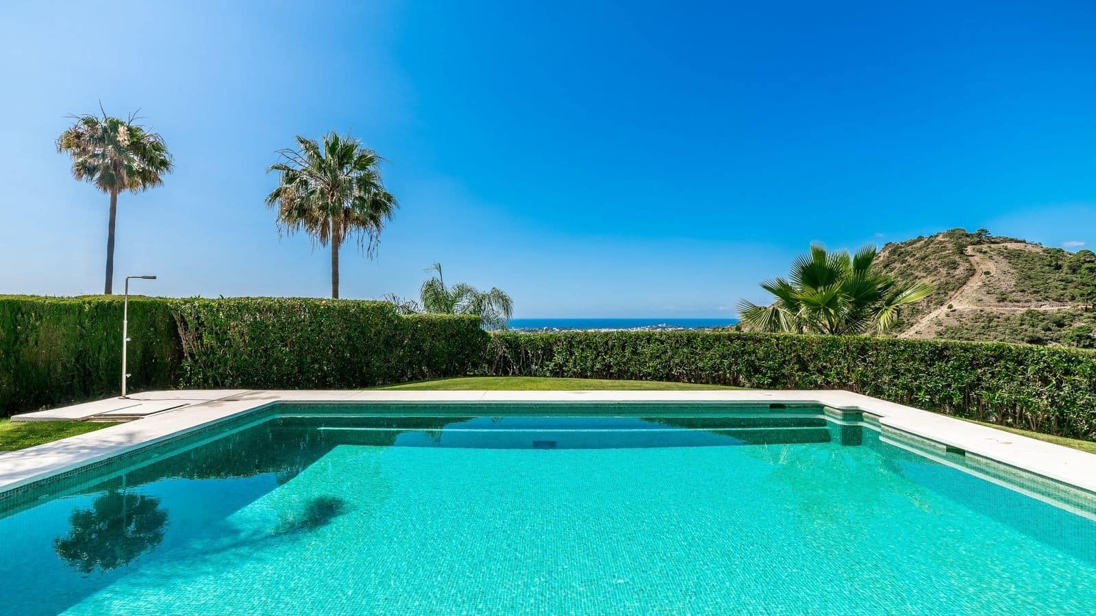 4 sypialnia Willa na sprzedaż w Marbella z basenem garażem - 3 450 000 € (Ref: 10066357)
