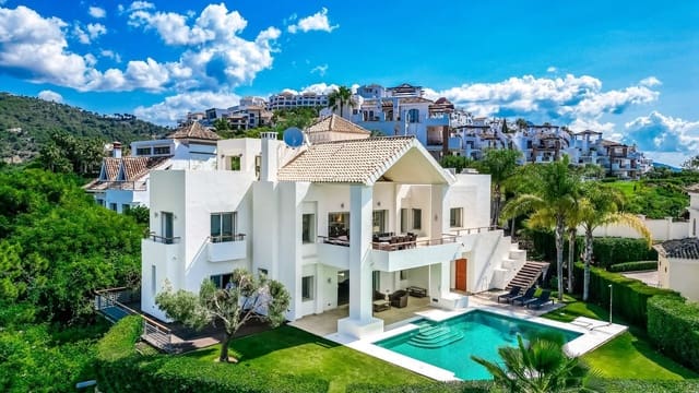4 makuuhuone Huvila myytävänä paikassa Marbella mukana uima-altaan 
autotalli - 3 450 000 € (Ref: 10066357)