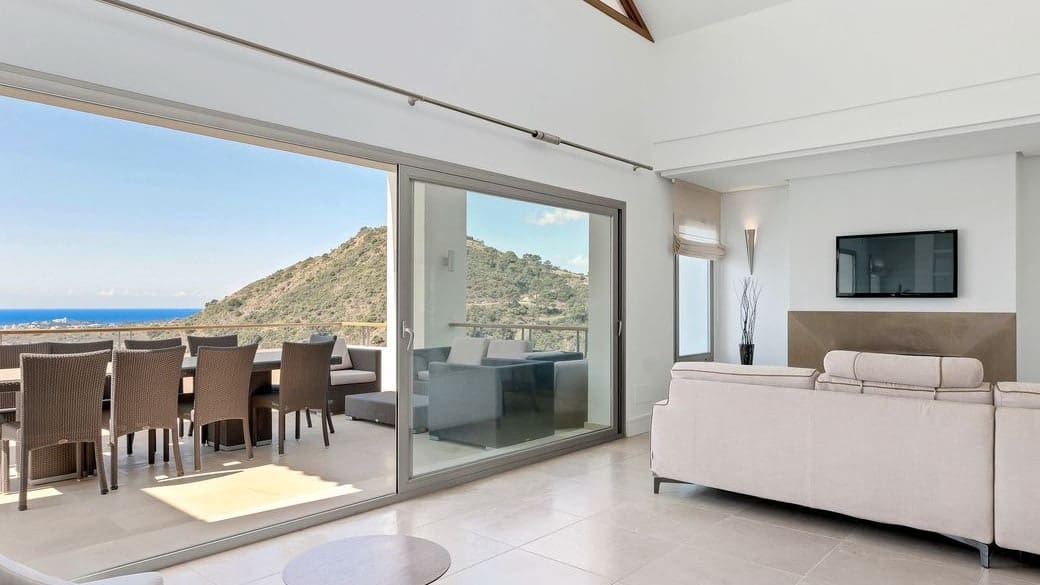 4 bedroom Villa for sale in Marbella with pool garage - € 3,450,000 (Ref: 10066357)