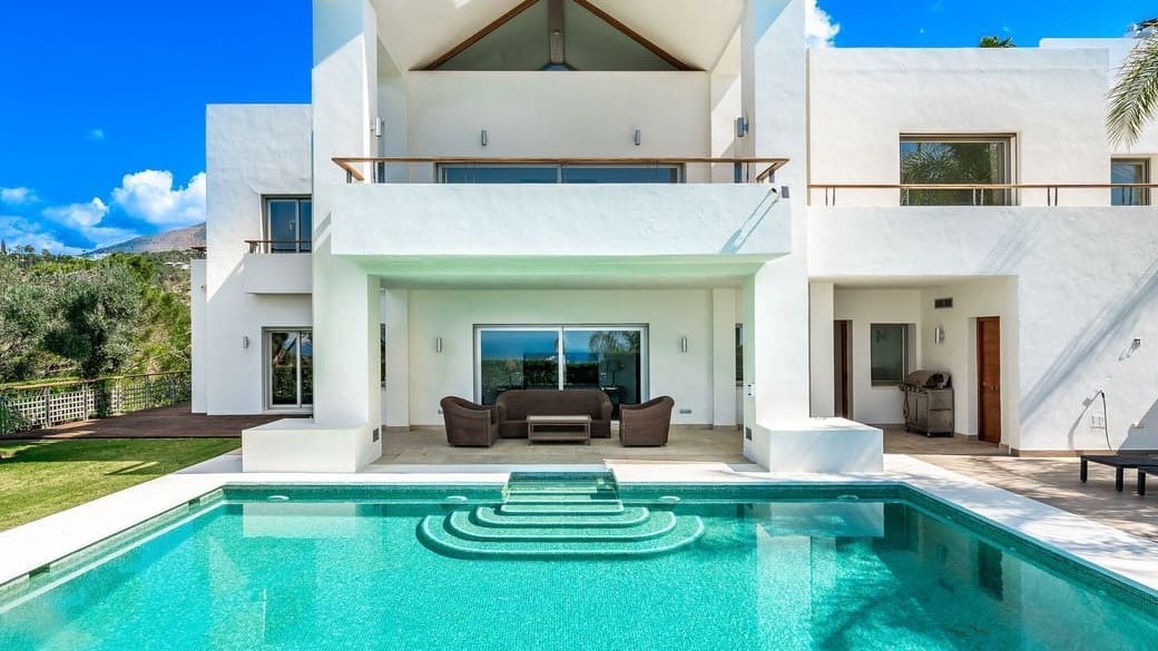 4 bedroom Villa for sale in Marbella with pool garage - € 3,450,000 (Ref: 10066357)