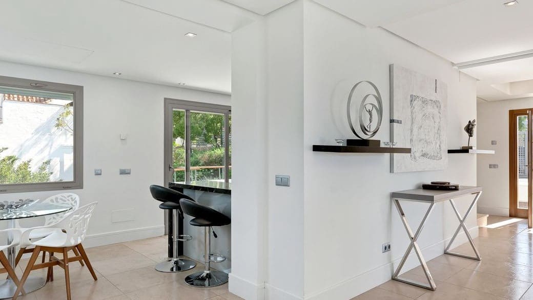 4 bedroom Villa for sale in Marbella with pool garage - € 3,450,000 (Ref: 10066357)