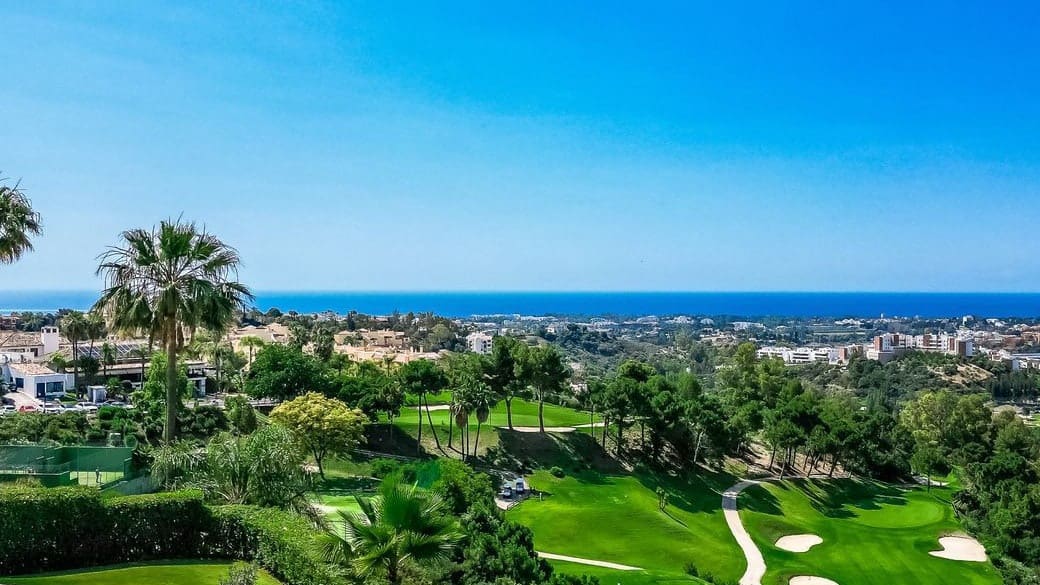 4 bedroom Villa for sale in Marbella with pool garage - € 3,450,000 (Ref: 10066357)