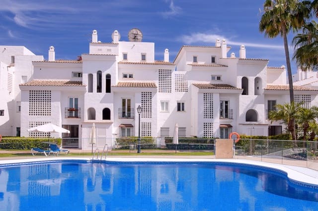 4 bedroom Apartment for sale in Marbella with pool garage - € 1,450,000 (Ref: 10066358)