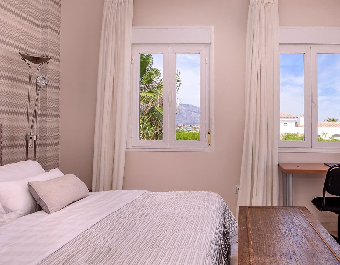4 Zimmer Apartment zu verkaufen in Marbella mit Pool Garage - 1.450.000 € (Ref: 10066358)