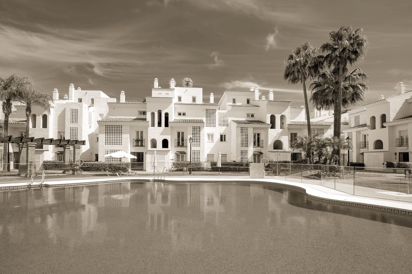 4 Zimmer Apartment zu verkaufen in Marbella mit Pool Garage - 1.450.000 € (Ref: 10066358)