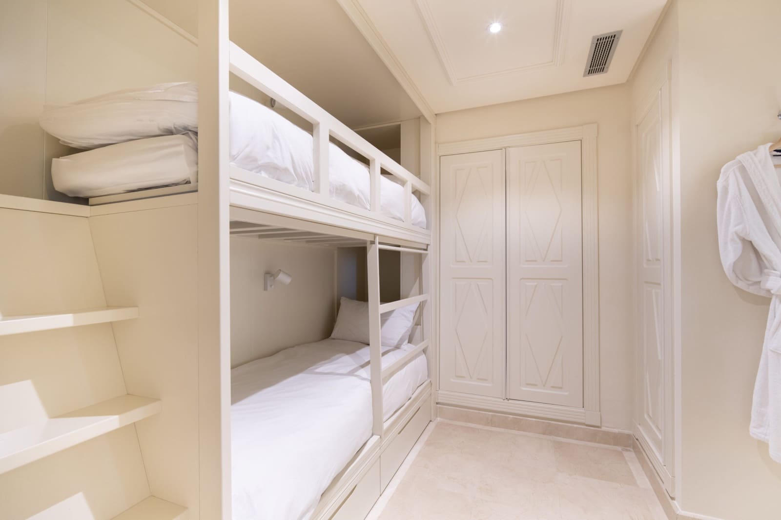 3 quarto Moradia para venda em Marbella com piscina garagem - 1 695 000 € (Ref: 10066359)