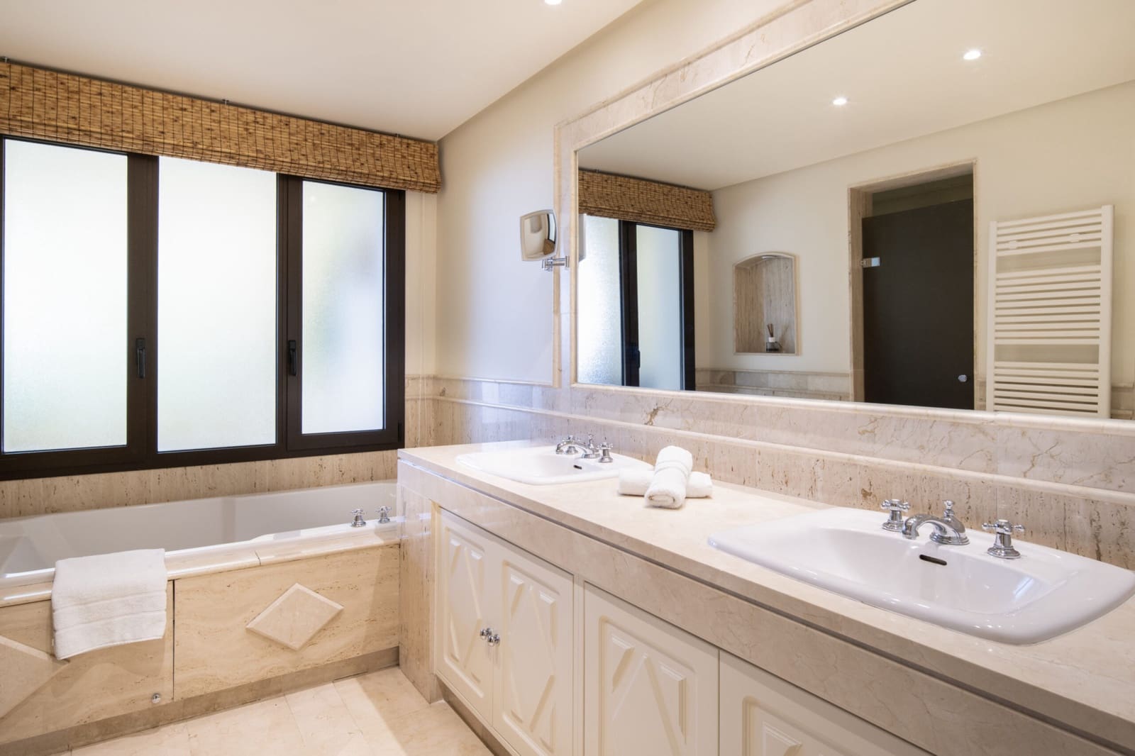 3 quarto Moradia para venda em Marbella com piscina garagem - 1 695 000 € (Ref: 10066359)