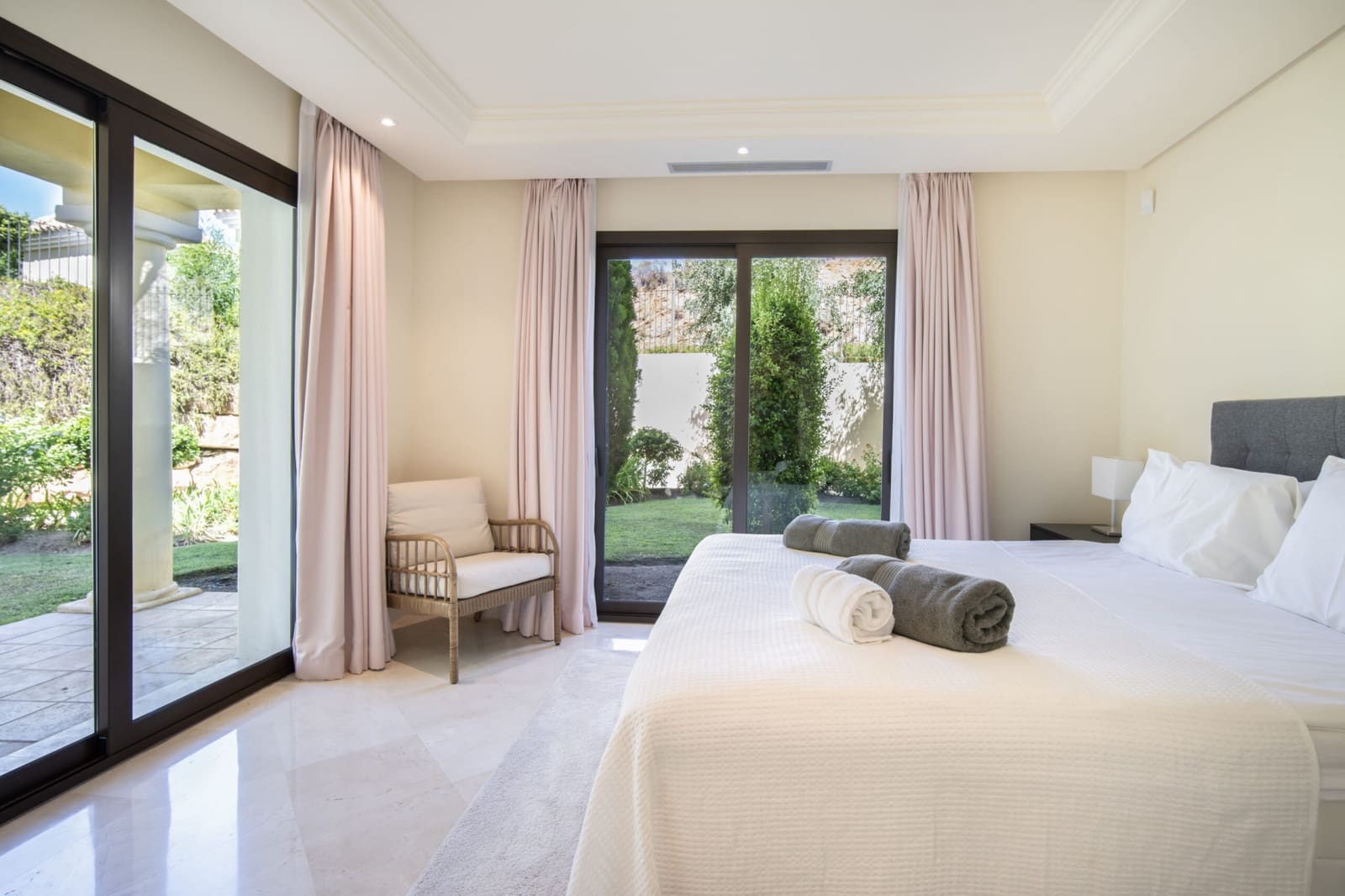 3 quarto Moradia para venda em Marbella com piscina garagem - 1 695 000 € (Ref: 10066359)