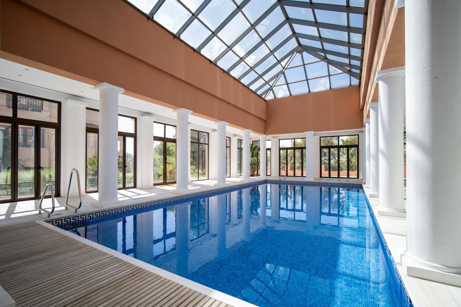 3 quarto Moradia para venda em Marbella com piscina garagem - 1 695 000 € (Ref: 10066359)