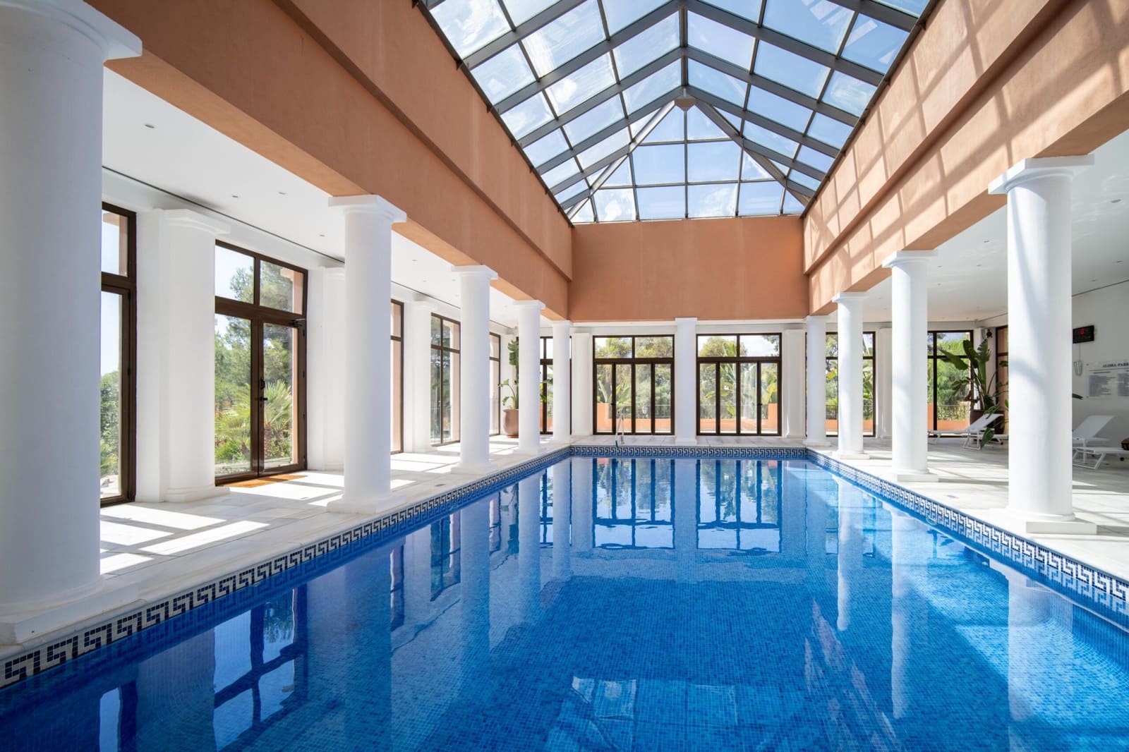 3 quarto Moradia para venda em Marbella com piscina garagem - 1 695 000 € (Ref: 10066359)