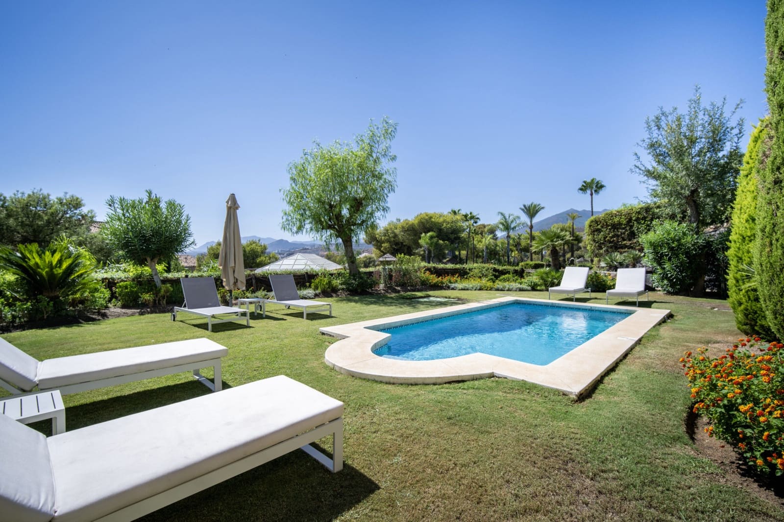 3 quarto Moradia para venda em Marbella com piscina garagem - 1 695 000 € (Ref: 10066359)