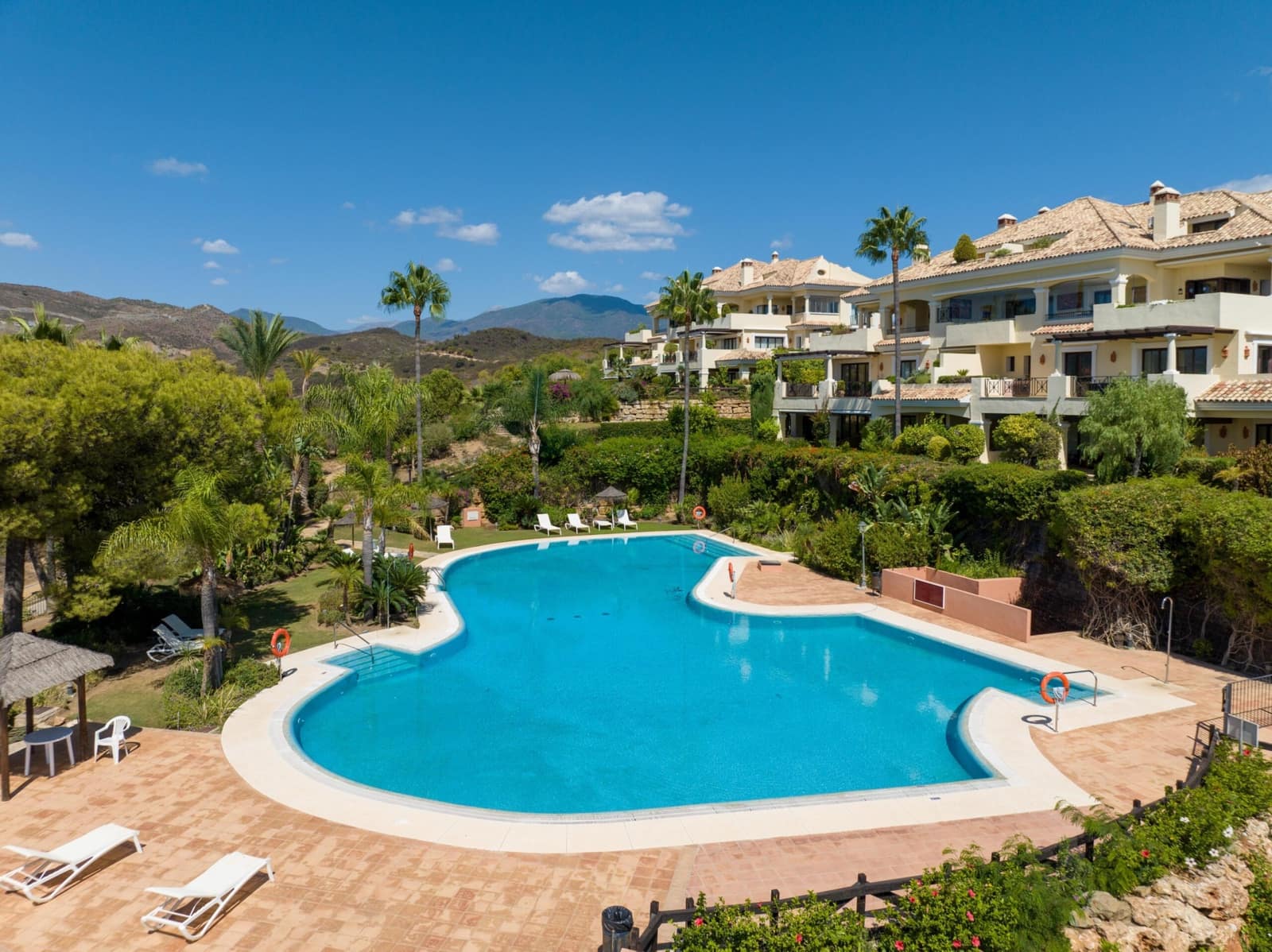 3 quarto Moradia para venda em Marbella com piscina garagem - 1 695 000 € (Ref: 10066359)