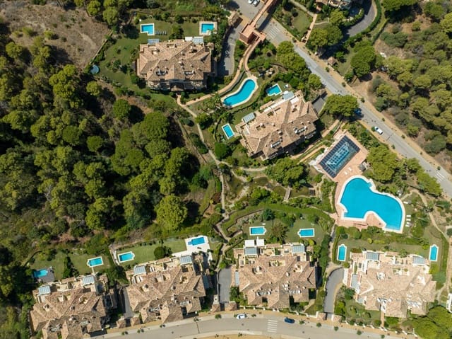3 quarto Moradia para venda em Marbella com piscina garagem - 1 695 000 € (Ref: 10066359)