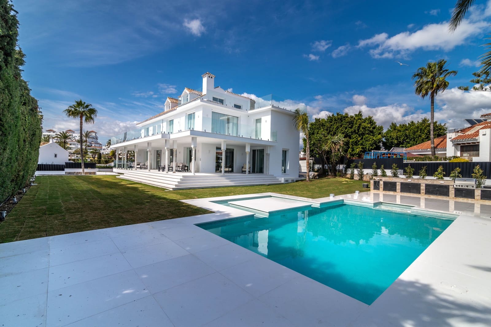8 makuuhuone Huvila myytävänä paikassa Marbella mukana uima-altaan 
autotalli - 7 900 000 € (Ref: 10066360)