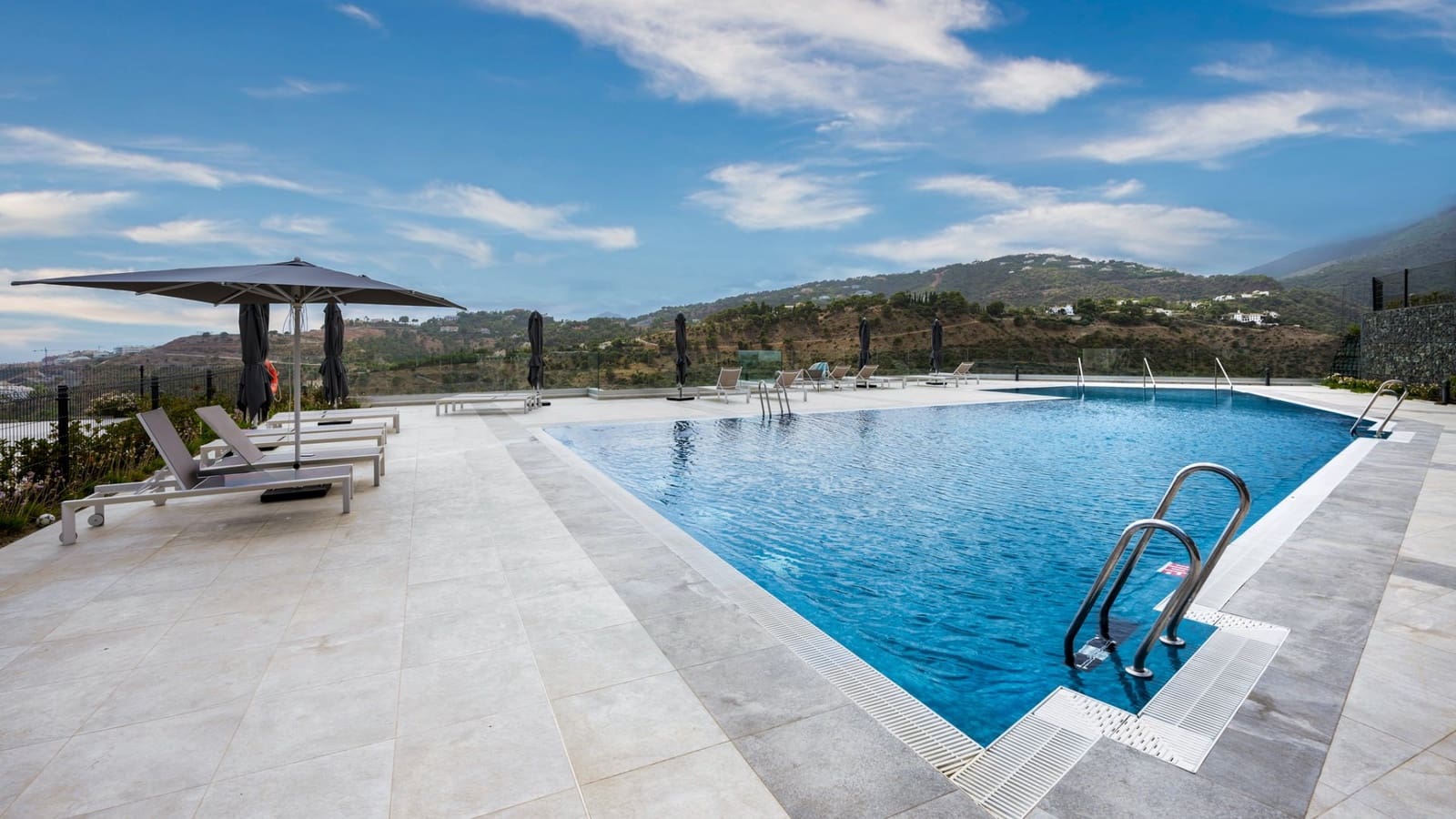 2 chambre Appartement à vendre à Marbella avec piscine garage - 799 000 € (Ref: 10066361)
