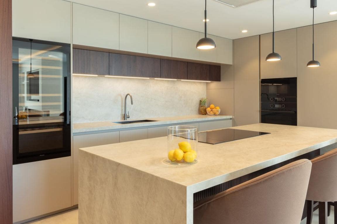 3 sypialnia Penthouse na sprzedaż w Marbella z basenem garażem - 2 195 000 € (Ref: 10066362)