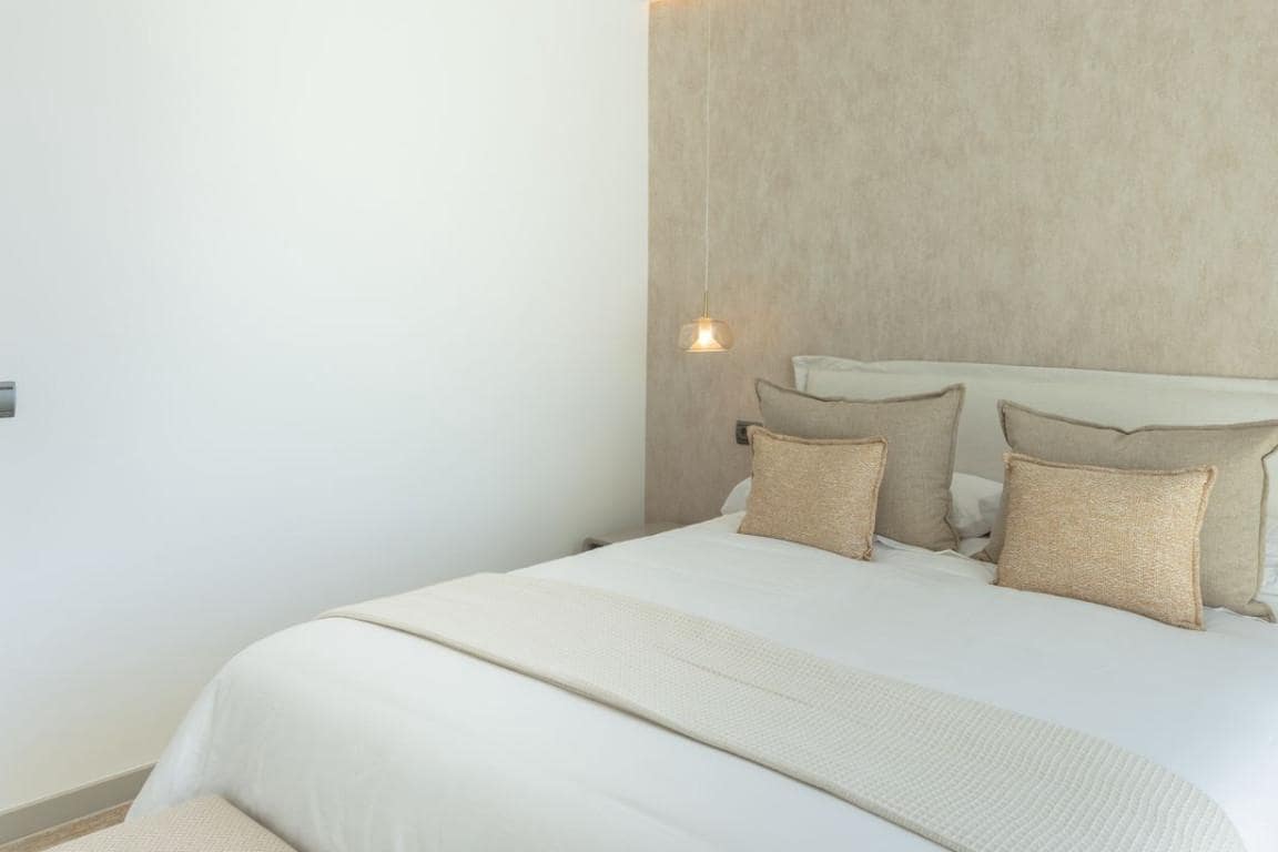3 sypialnia Penthouse na sprzedaż w Marbella z basenem garażem - 2 195 000 € (Ref: 10066362)