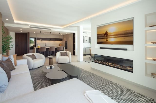 3 bedroom Penthouse for sale in Marbella with pool garage - € 2,195,000 (Ref: 10066362)