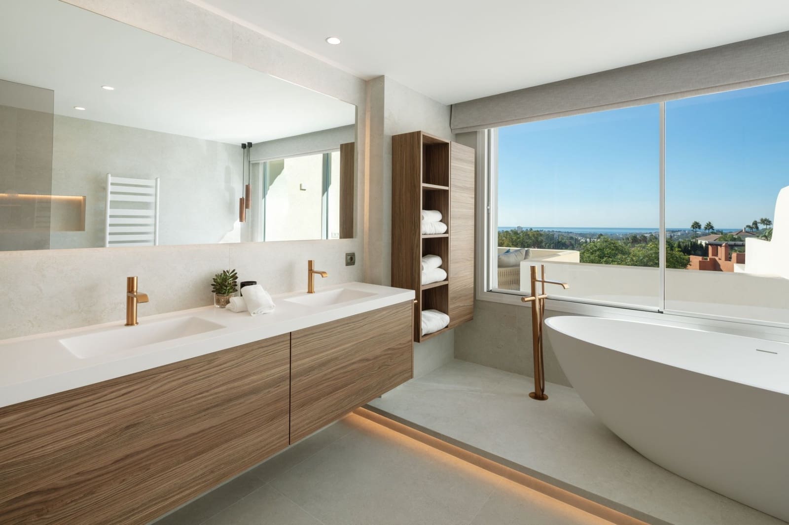 3 sypialnia Penthouse na sprzedaż w Marbella z basenem garażem - 2 195 000 € (Ref: 10066362)