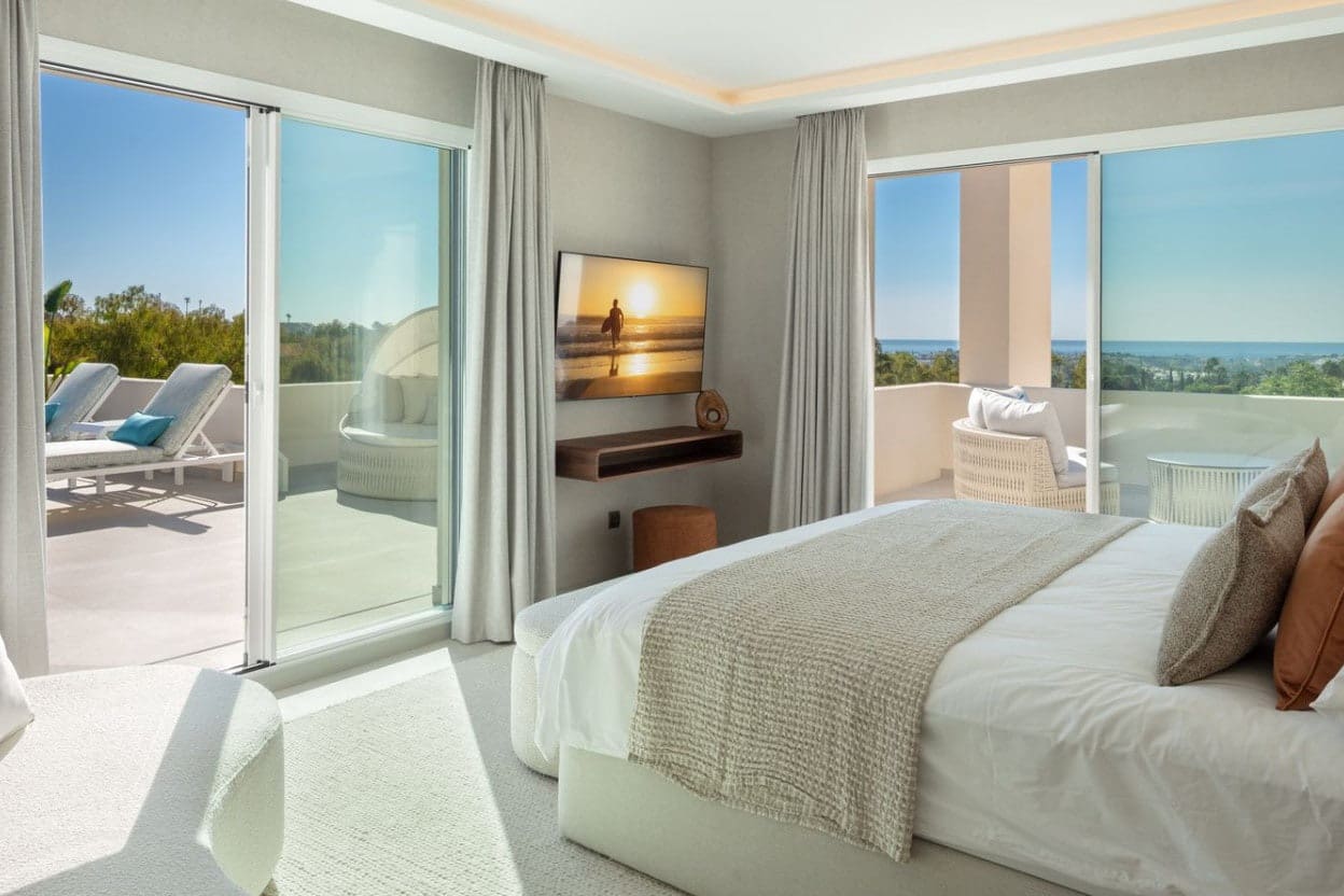 3 bedroom Penthouse for sale in Marbella with pool garage - € 2,195,000 (Ref: 10066362)