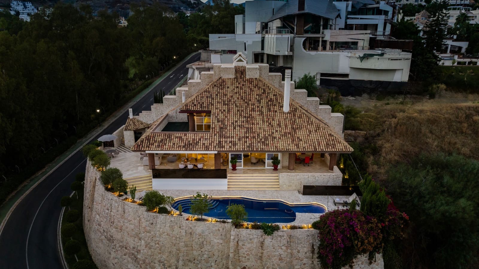 5 Zimmer Villa zu verkaufen in Marbella mit Pool Garage - 3.995.000 € (Ref: 10066363)