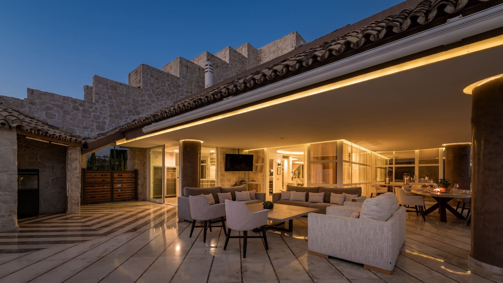 5 Zimmer Villa zu verkaufen in Marbella mit Pool Garage - 3.995.000 € (Ref: 10066363)
