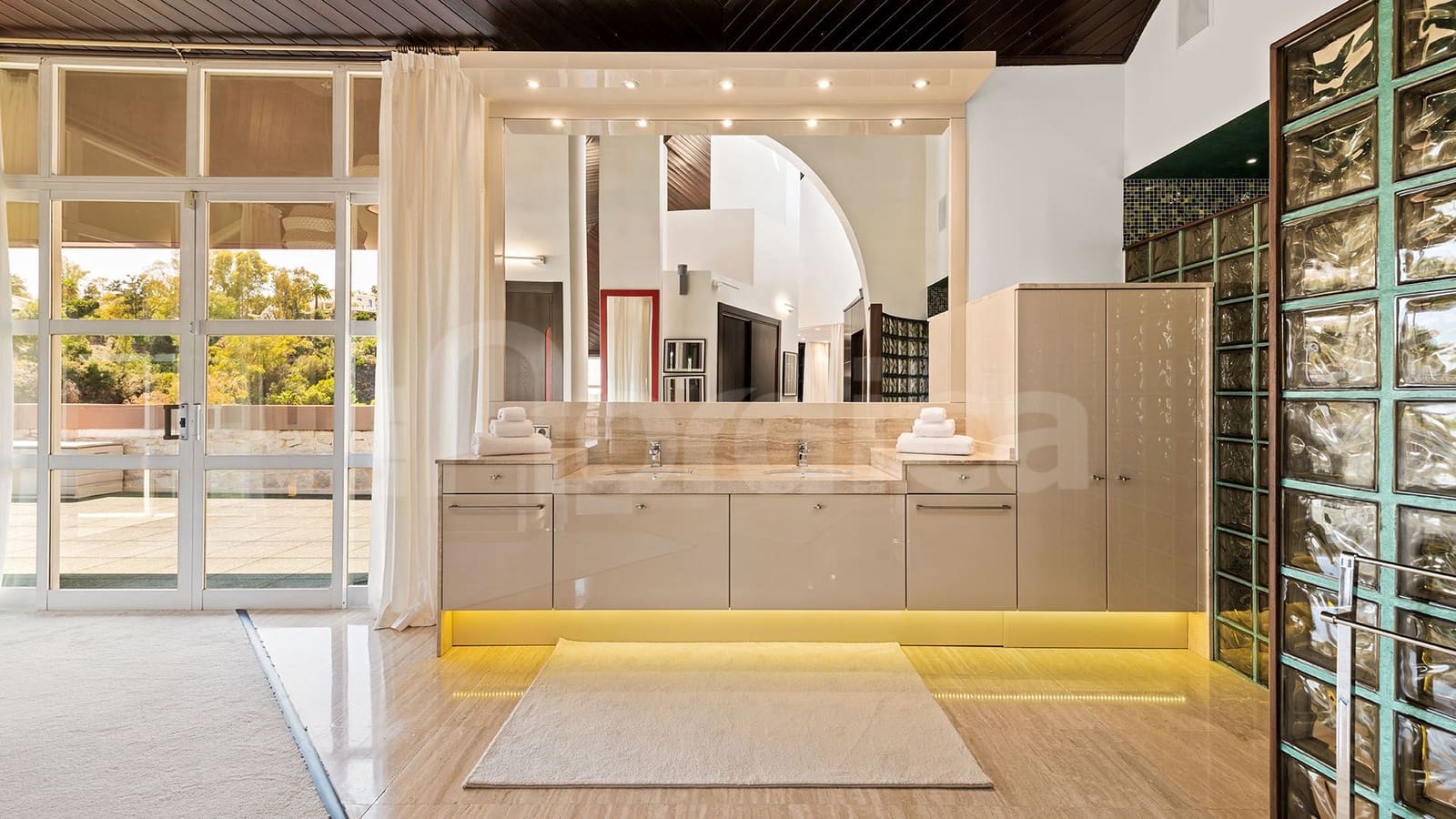 5 Zimmer Villa zu verkaufen in Marbella mit Pool Garage - 3.995.000 € (Ref: 10066363)