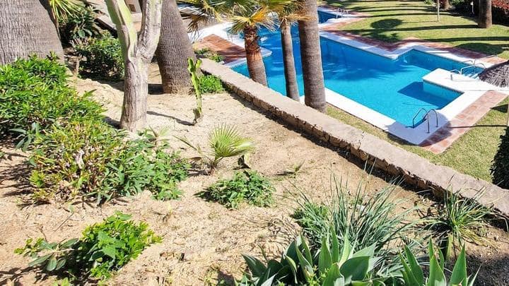 3 Zimmer Villa zu verkaufen in Marbella mit Pool Garage - 510.000 € (Ref: 10066365)