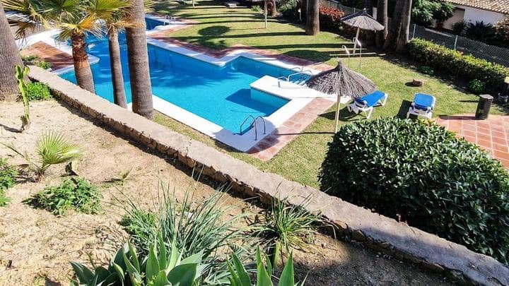 3 Zimmer Villa zu verkaufen in Marbella mit Pool Garage - 510.000 € (Ref: 10066365)