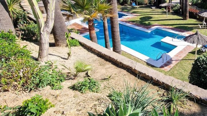 3 Zimmer Villa zu verkaufen in Marbella mit Pool Garage - 510.000 € (Ref: 10066365)