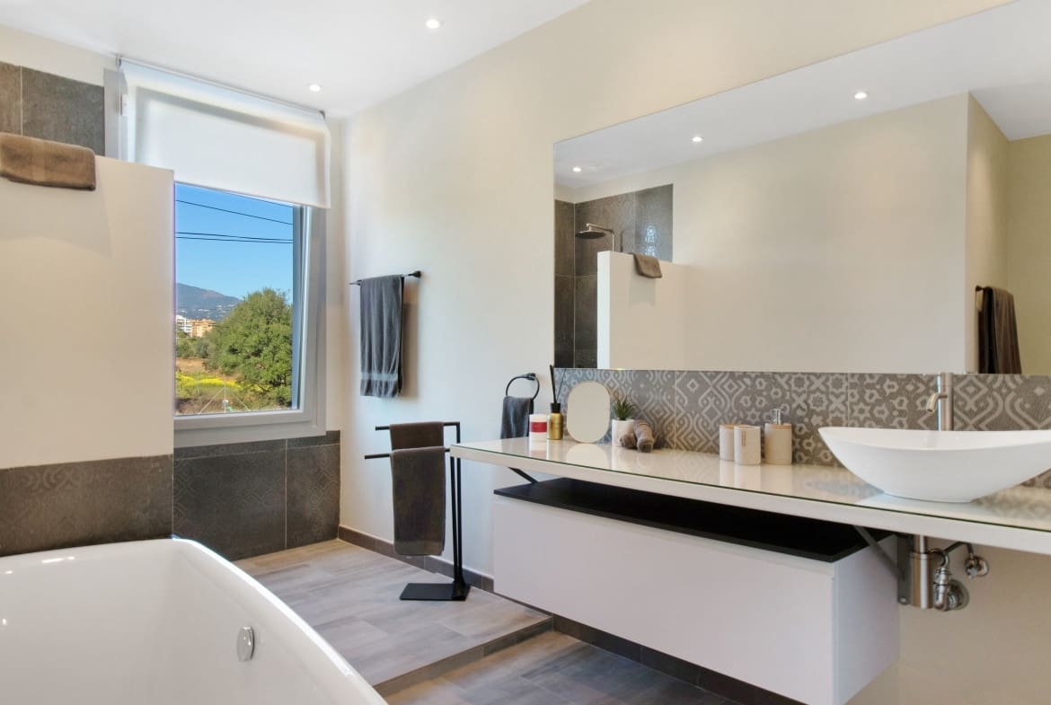 4 camera da letto Villa in vendita in Marbella con piscina garage - 1.549.000 € (Rif: 10066368)