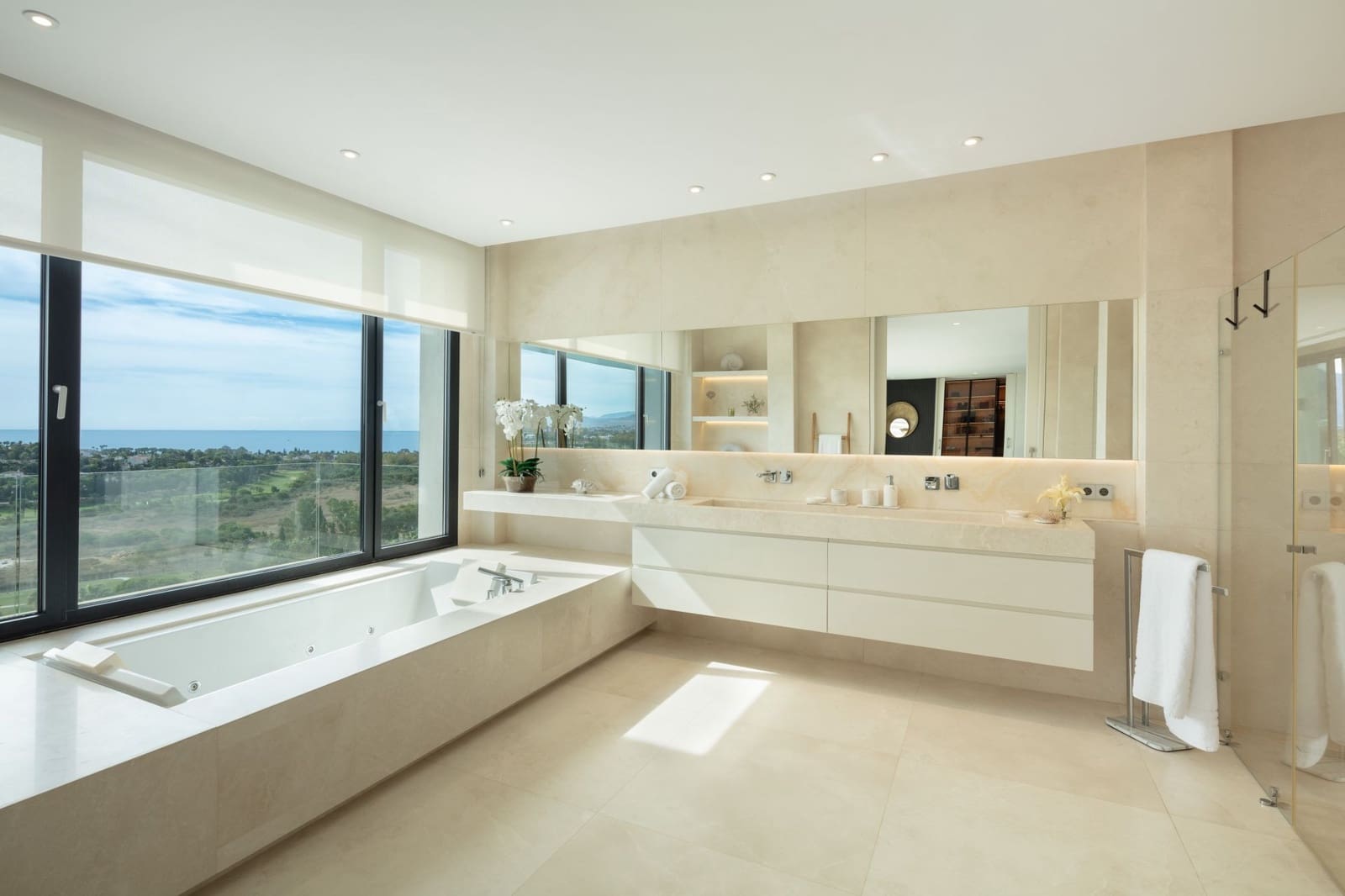 7 sypialnia Willa na sprzedaż w Estepona z basenem garażem - 7 650 000 € (Ref: 10066369)