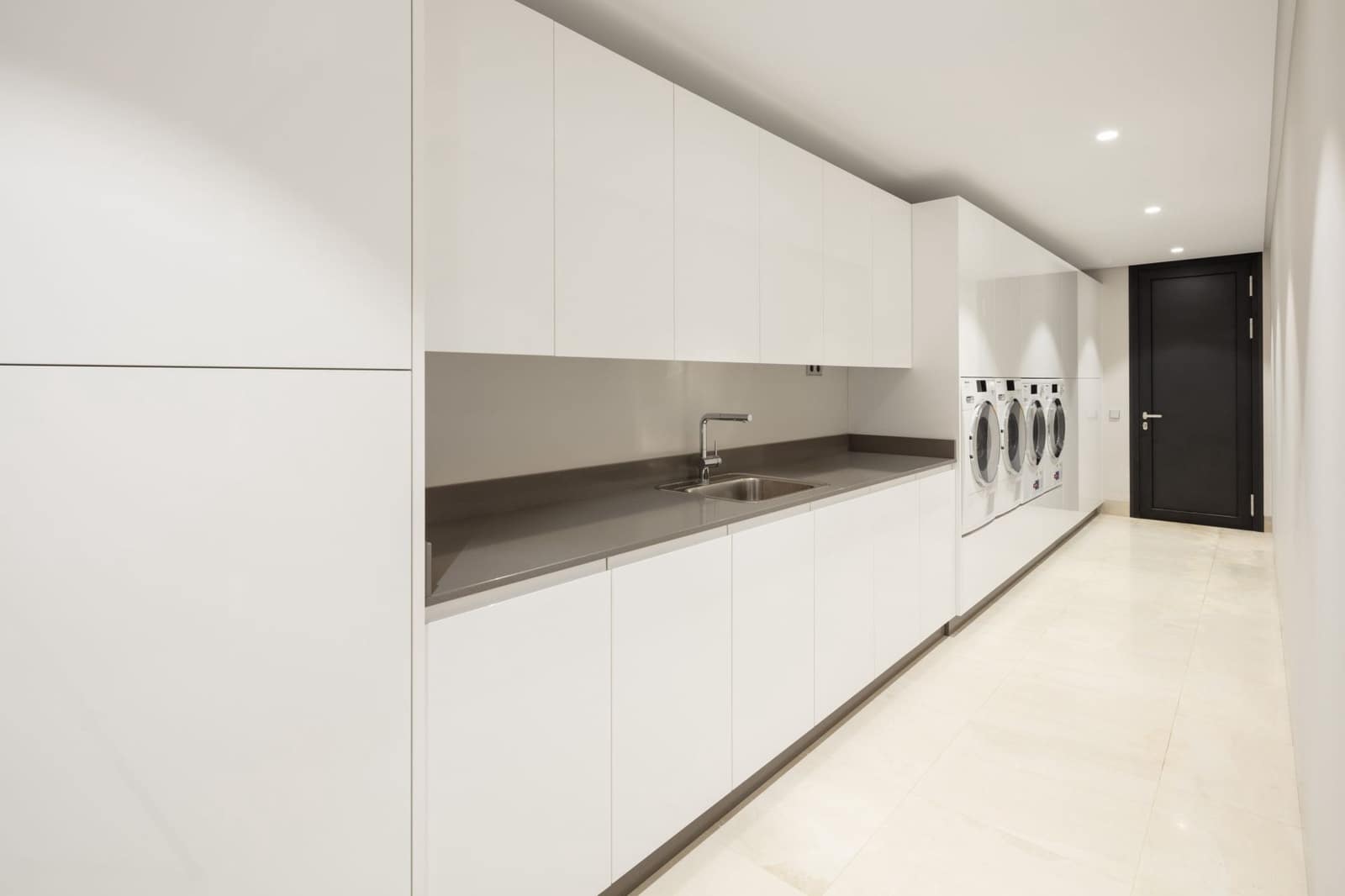 7 sypialnia Willa na sprzedaż w Estepona z basenem garażem - 7 650 000 € (Ref: 10066369)