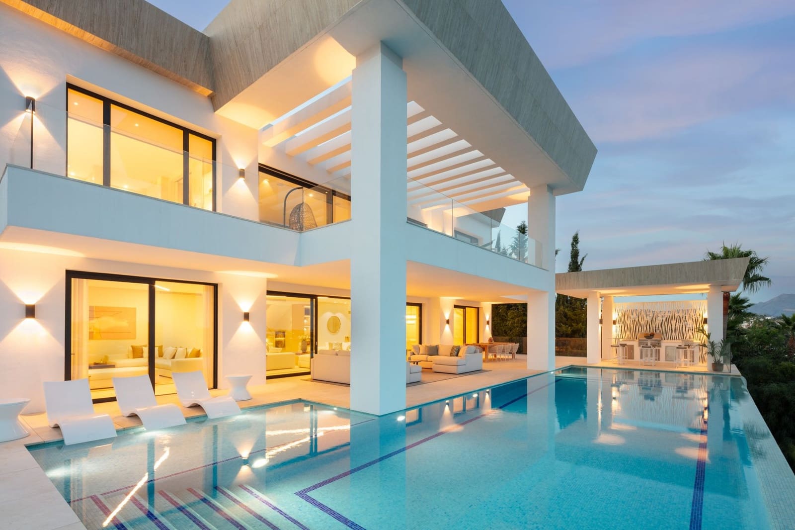 7 sypialnia Willa na sprzedaż w Estepona z basenem garażem - 7 650 000 € (Ref: 10066369)