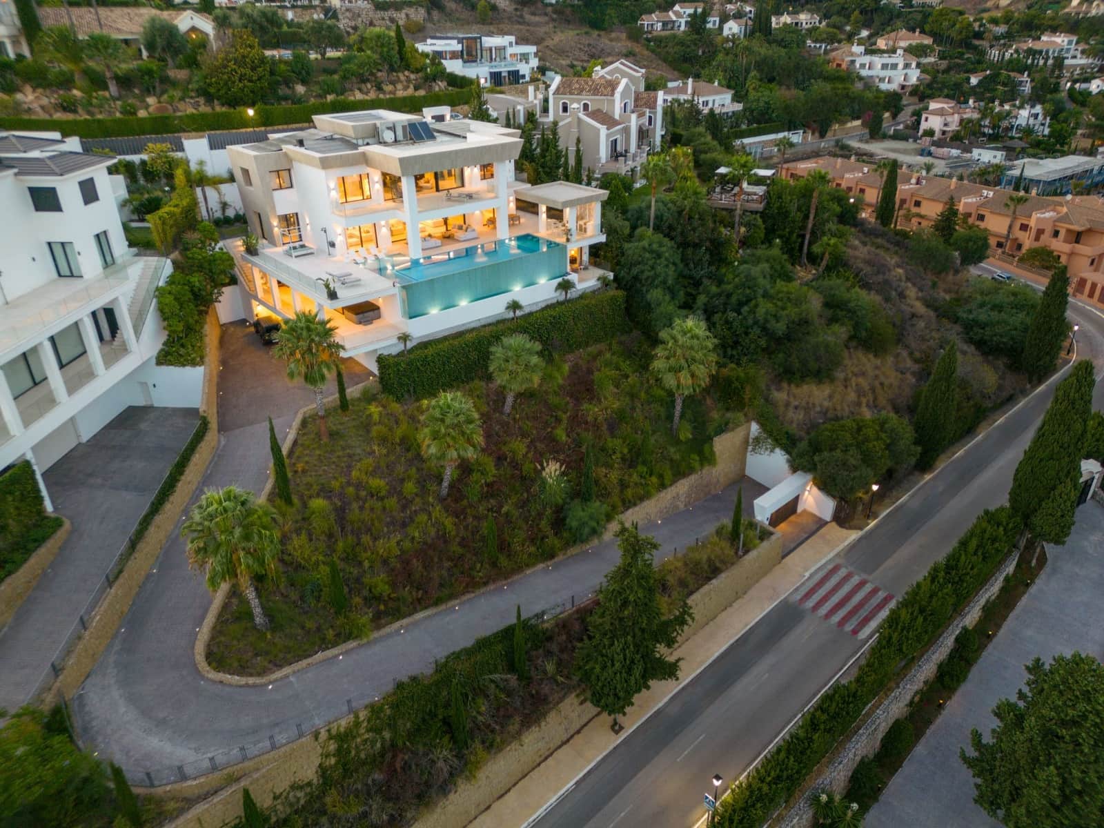 7 sypialnia Willa na sprzedaż w Estepona z basenem garażem - 7 650 000 € (Ref: 10066369)