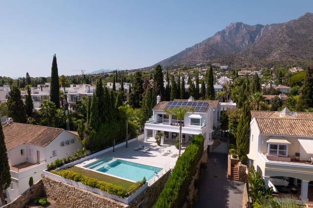 Chalet de 5 habitaciones en Marbella en venta con piscina garaje - 3.490.000 € (Ref: 10066375)