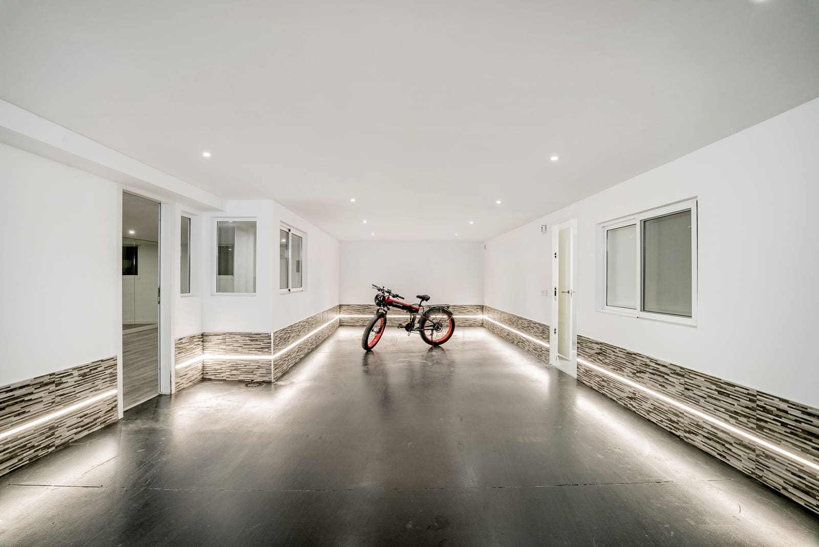 Chalet de 5 habitaciones en Marbella en venta con piscina garaje - 3.490.000 € (Ref: 10066375)