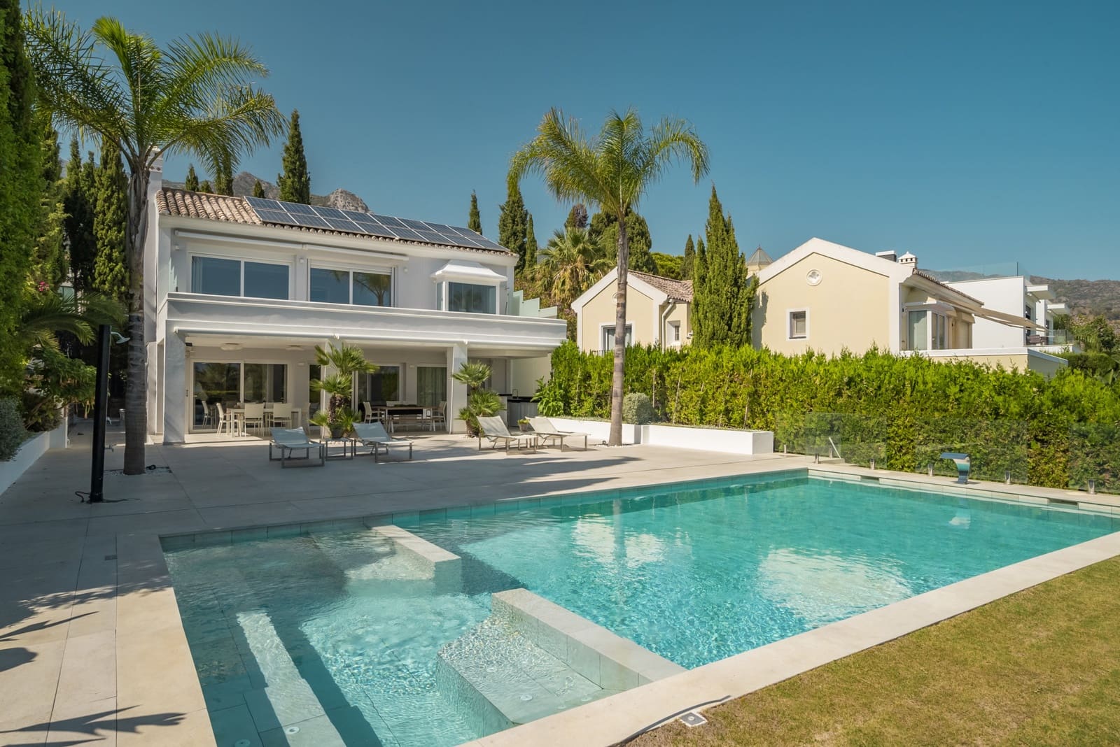 Chalet de 5 habitaciones en Marbella en venta con piscina garaje - 3.490.000 € (Ref: 10066375)