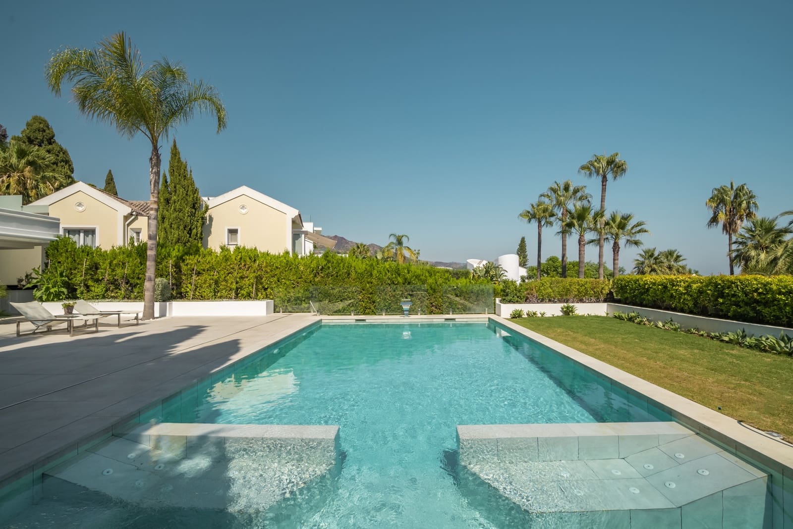 Chalet de 5 habitaciones en Marbella en venta con piscina garaje - 3.490.000 € (Ref: 10066375)
