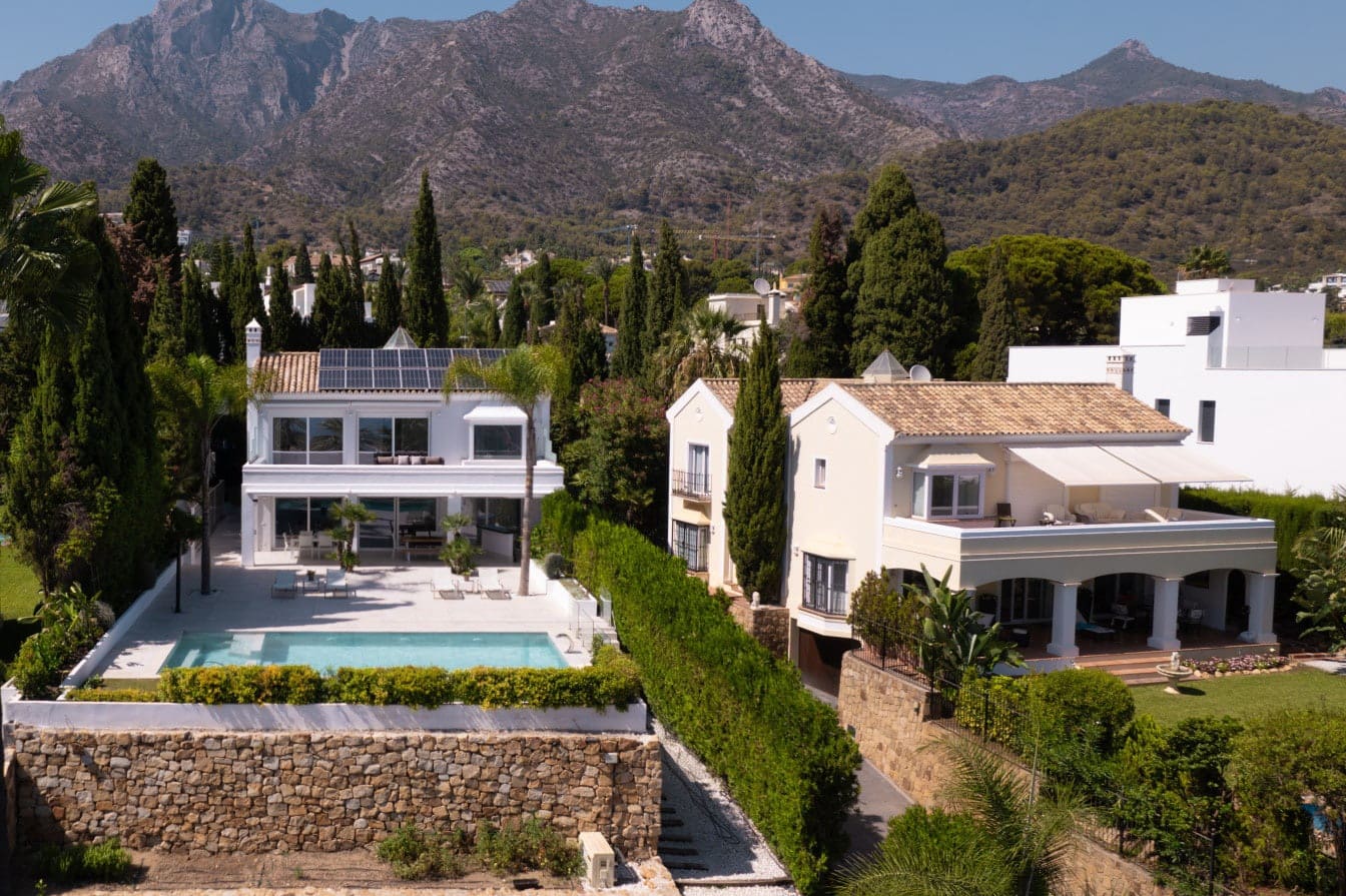 5 bedroom Villa for sale in Marbella with pool garage - € 3,490,000 (Ref: 10066376)