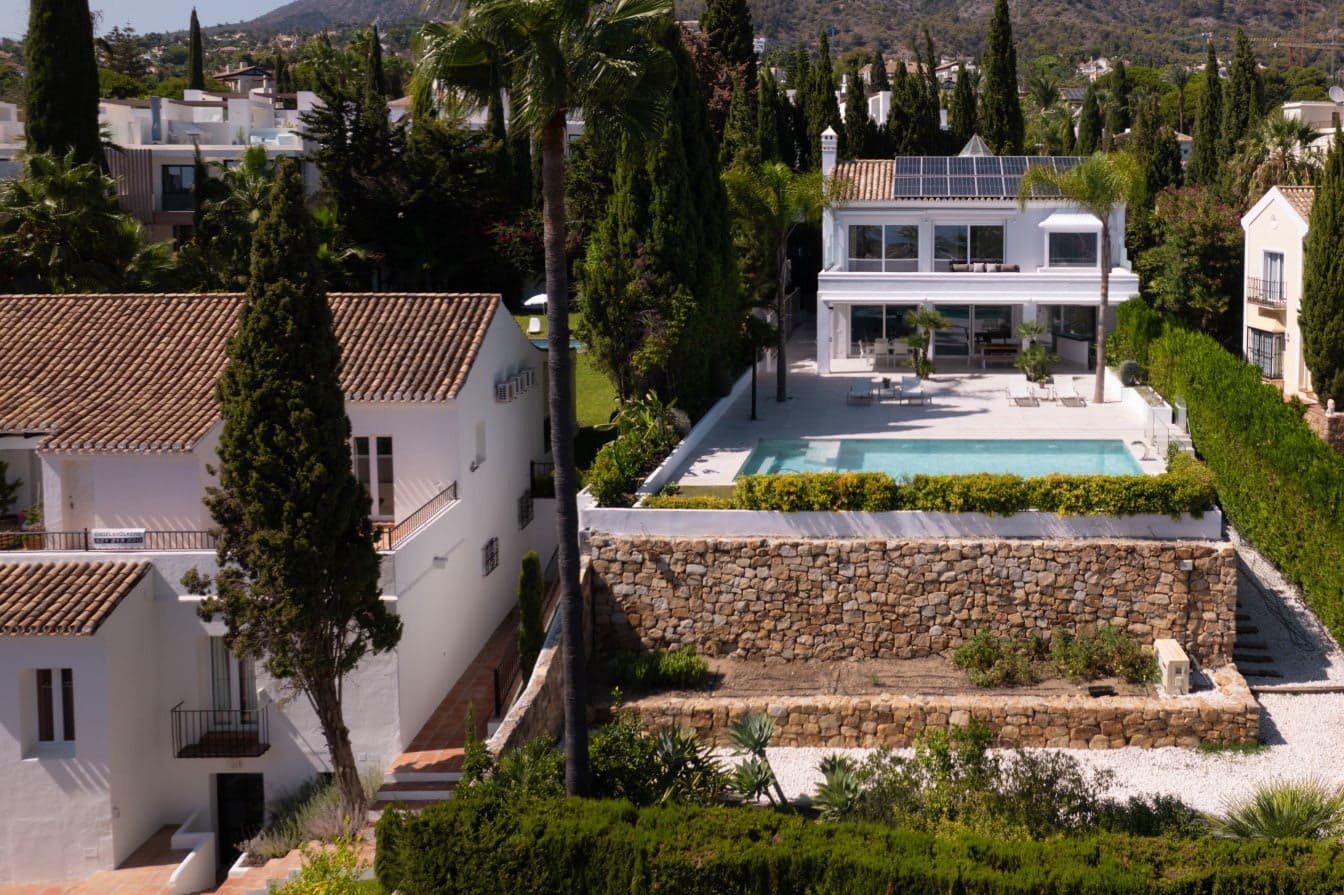 5 bedroom Villa for sale in Marbella with pool garage - € 3,490,000 (Ref: 10066376)