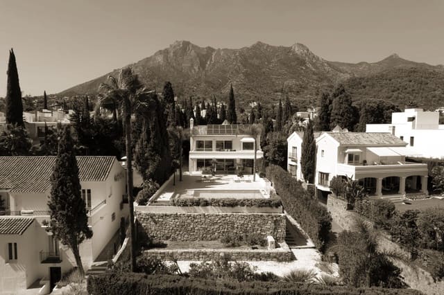 5 bedroom Villa for sale in Marbella with pool garage - € 3,490,000 (Ref: 10066376)