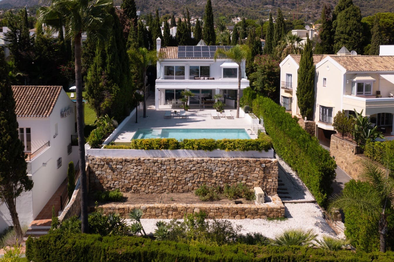 5 bedroom Villa for sale in Marbella with pool garage - € 3,490,000 (Ref: 10066376)